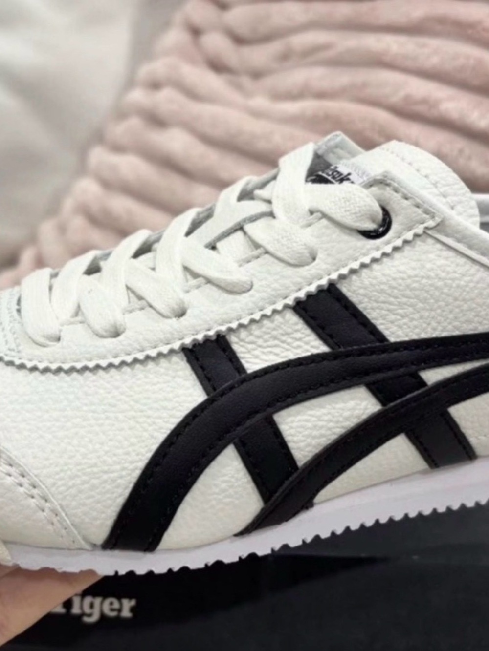Onitsuka Tiger Mexico 66 white / black